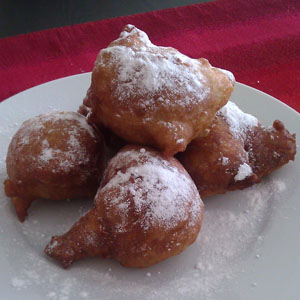 Oliebollen (Dutch doughnuts)